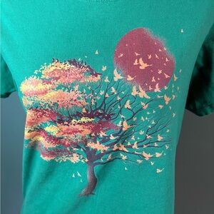Vintage Graphic T-Shirt with Tree and Birds Design Fall Autumn Large